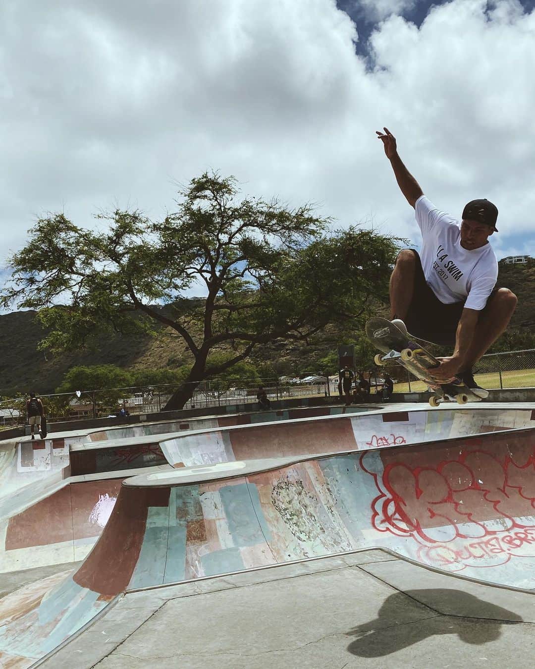 ILAのインスタグラム：「@_jacob.obrien_ keeps it cool by wearing Classic White Tee #ilaswim」