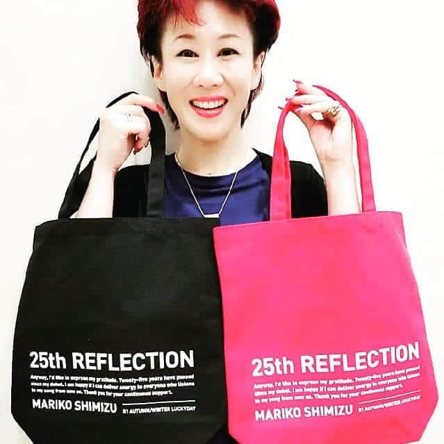 清水まり子さんのインスタグラム写真 - (清水まり子Instagram)「MARIKOのエコバッグ🛍️丈夫で使いやすあたいです。お買い物にぜひ使ってください。問合せ(株)アクトラスマネジメント 03-6274-8730  MARIKO💗 #エコバッグ #清水まり子25周年記念コンサートは8月29日 #Actrusmanagement #SHIMIZUYAPROJECT  #アラフォー歌手」7月10日 10時34分 - mariko1205shimizu