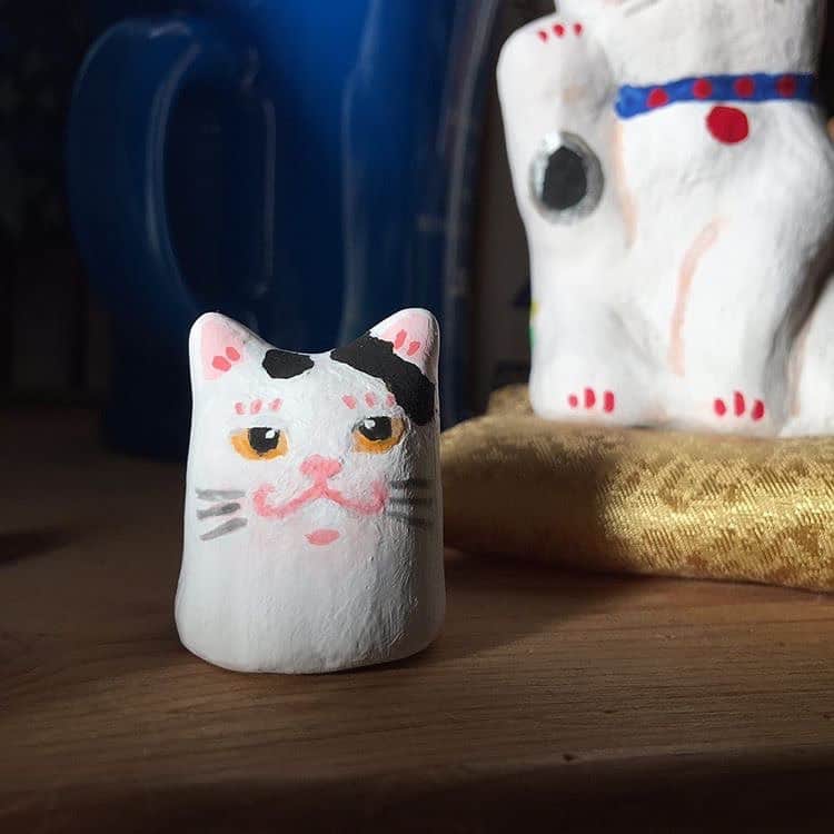 Kachimo Yoshimatsuさんのインスタグラム写真 - (Kachimo YoshimatsuInstagram)「@mugi_mo さんがナナクロの粘土人形を作ってくれました。ありがとうございます。 むぎちゃんもヨウカンさんやナナクロのタイプです。 #うちの猫ら #ナナクロの絵　#ナナクロ #nanakuro #猫 #ねこ #cat #ネコ #catstagram #ネコ部 http://kachimo.exblog.jp」7月10日 10時48分 - kachimo
