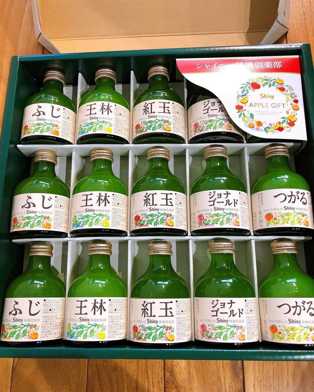 大西宏明のインスタグラム：「またまた家族皆んなが大好きなやつが届きました🤗  堺シュライクス球団オーナーからの御中元⭐️  松本オーナー❗️いつも有難うございます🤗 娘も喜んでます🤩  そして お誕生日おめでとうございます㊗️🍾🎉  #株式会社normal #堺シュライクス #松本祥太郎 #御中元 #いつも有難うございます #お誕生日おめでとうございます  #これからも #頑張っていきましょうね #感謝 #smile #ほなっ！！」