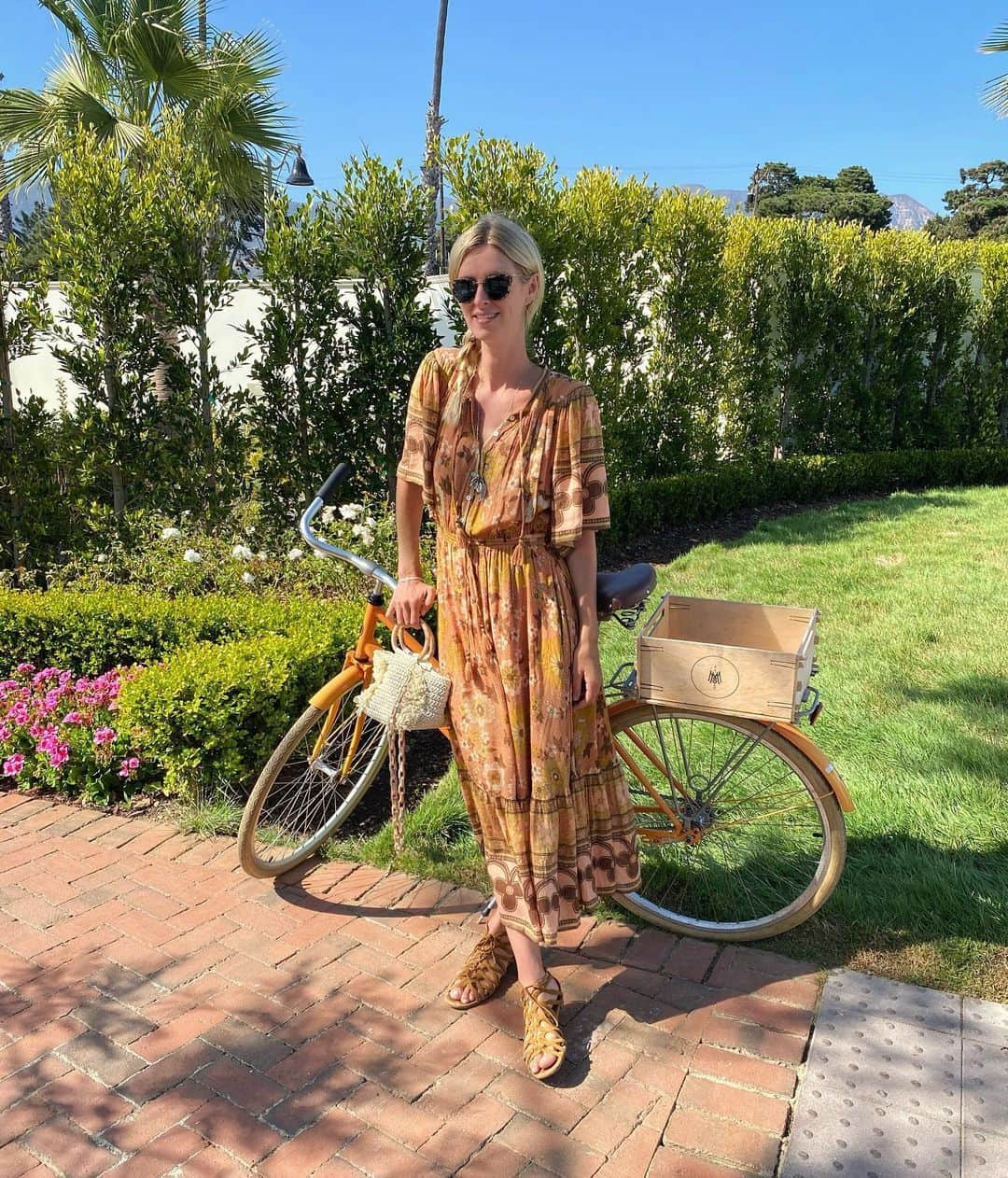 ニッキー・ヒルトンさんのインスタグラム写真 - (ニッキー・ヒルトンInstagram)「Cali summer nights feel so good ☀️」7月10日 11時31分 - nickyhilton