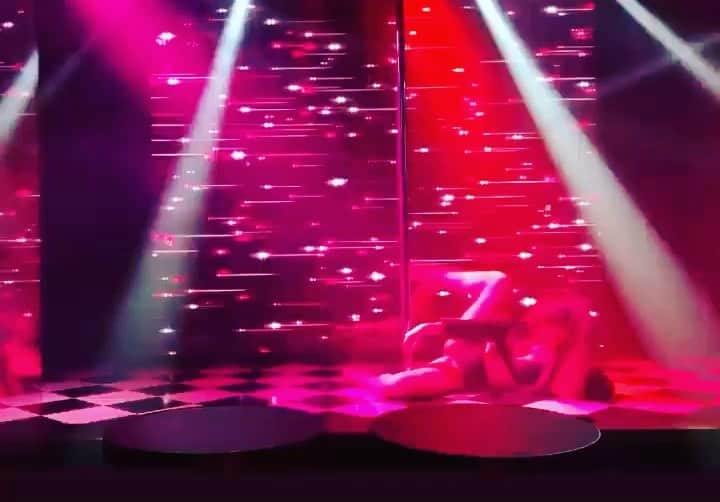 HARUMIのインスタグラム：「・﻿ show caseもgogo poleもどっちも好き❤️﻿ 早くもっともっとpole踊れる状況に戻らないかな🌺﻿ ﻿ ﻿ #japan #showcase #gogopole #願いを込めて﻿ #gogodance #gogodancer #yogainstructor #poledancer #ヨガ #ポールダンス #ポールダンサー #ゴーゴーダンサー #dancerharumi #踊るトレーナー」