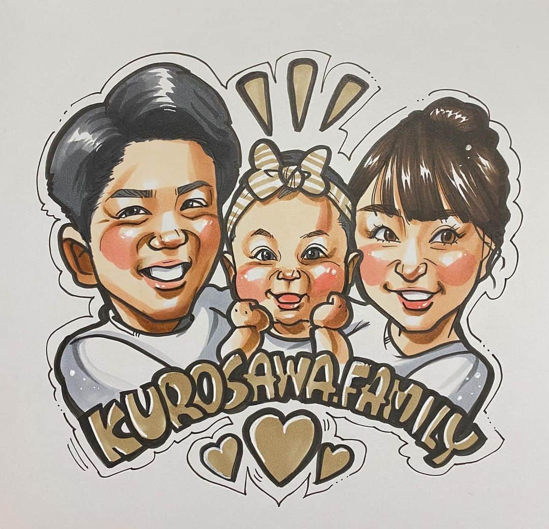 似顔絵★𝗚𝗢𝗥𝗜𝗞𝗜𝗡𝗚のインスタグラム：「. . . 同じ方からの2枚目💕 . . . こちらはご家族3人で❤️ 美男美女のご夫婦なので、 このまま美人ちゃんに成長するに 間違いない❤️✨  . . . 可愛いご依頼ありがとうございました🙇‍♂️✨ . . .  .  ❌❌現在は、予約受付終了してます❌❌ 。 . . .  2020年度ご予約のお客✨ 現在35番までの方へ案内中です🌟✨💕 DMの確認いただきgmailへ返信宜しくお願い致します🙇‍♀️🌟✨✨ . . . .  次回の予約応募は、2020年のご予約分を書き終える予定の 来年春から夏頃の、、、予定です。 ※あくまでも予定なので前後します🙇‍♀️ . . . .  オーダー再開の際には 人数制限あるため必ず予約ができるわけではございません。 そのことも踏まえた上で 次回ご検討いただけると嬉しいです(^^) . . また、結婚式の使用を考えてくださる方も多いです✨  前々からお伝えしていますが、 基本的に予約順に対応しているため、 近々の納期を希望される方は、 対応できないこともあるので、 あらかじめご了承ください💦 . . . . . ※今回予約が取れた方へ※ . .  写真がまだ用意できてない、入金が遅れそうなど、状況により、順番が前後することもございます‼️ あらかじめご了承ください。 。 . . . また、芸能人、キャラクターのオーダー、パロディ風オーダーはお断りしています。  芸能人については、ご本人様に直接プレゼントなどはOKです。 . . . . . . 💰料金表は過去投稿記事みてね❤💰 . . . . . ➡️ハッシュタグ⇨ goriking117料金表2019⬅️ . . ✨✨✨✨✨✨✨✨✨✨✨✨✨✨✨✨ @by.goriking のアカウントでは、 過去書かせて頂いたお客様方からの、 似顔絵のその後のお写真をいただき、 投稿しております^ - ^❤️❤️ 玄関に飾ってある似顔絵、 渡した瞬間のお写真、 ご本人とのお写真などなど💕 いろんな場面でのお写真お待ちしております^ - ^✨⭐️ . . . .  #似顔絵#pencildrawing#drawing#pencil#illust#painting#art#artwork#絵描きさんと繋がりたい#似顔絵師#gorikingの似顔絵屋さん#仲良し夫婦#愛娘#娘#子供#女の子#シンプルコーデ#kids#kidsfashion#仲良し親子#仲良し家族#babygirl#kidsgirls#子供のいる暮らし#❤️#comicart#anime#animeart#comicartist#animejapan」