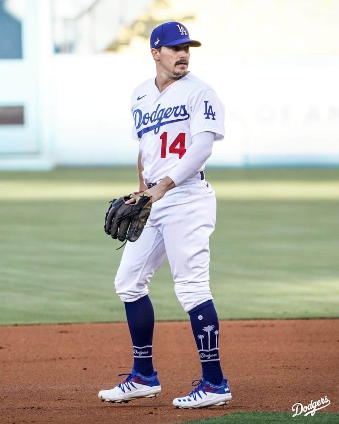 Los Angeles Dodgersさんのインスタグラム写真 - (Los Angeles DodgersInstagram)「White or blue threads?」7月10日 12時26分 - dodgers