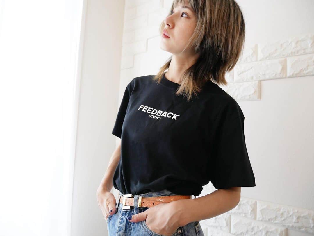 HARUNAのインスタグラム：「@feedback_tokyo の新作ロゴTが発売になりました！ 色はwhiteとblackの2色、シンプルでめちゃ着やすい。 私はsize1を着てます✨」