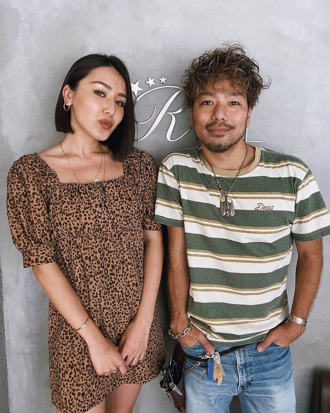 加藤澪さんのインスタグラム写真 - (加藤澪Instagram)「12年間ずっと髪の毛を任せている @hiro__asano ✂︎ 私の髪って本当に知ってる人じゃないとうまく扱ってもらえないから、 絶大な信頼を寄せております✨ ママになったし結べる方が楽だから伸ばそうかな〜なんて思ってたけど、 やっぱり切っちゃった💇🏽‍♀️ 今回は、髪の表面は避けて、根本から10センチくらい？にストレートあててもらって、 顎ラインまでカットしてもらいました！ 浅野さんいつもありがとう🤍 浅野さんから7月中に多分お知らせあるから、みんなもフォローしてチェックしてね♪ . #ママヘアー#ボブ#ボブヘア#黒髪ボブ#ストレートパーマ#縮毛矯正」7月10日 13時13分 - miokato3306