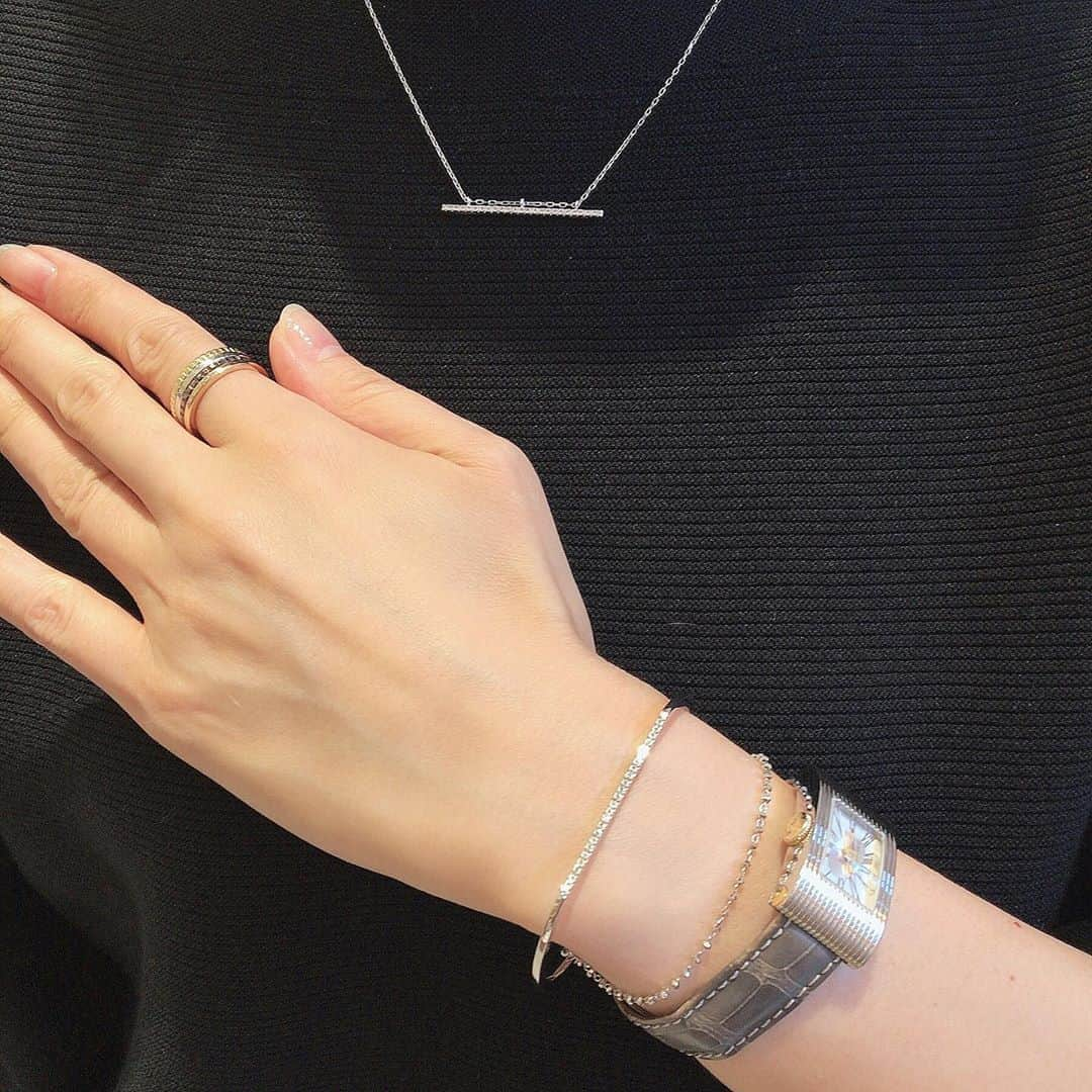 bijouxthreecさんのインスタグラム写真 - (bijouxthreecInstagram)「Hirotakaのネックレスとバングルをお選び頂いたお客様✨ BOUCHERONキャトルやリフレとのコーディネートも素敵です☺️✨ ・ #hirotaka  #hirotakajewelry  #boucheron  #ブシュロン #oeau #bijouxthreec #ビジュースリーク  #新潟 #古町」7月10日 13時15分 - bijouxthreec