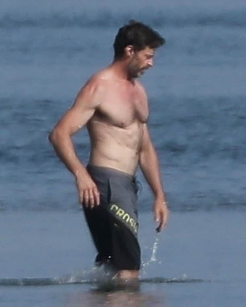 Just Jaredさんのインスタグラム写真 - (Just JaredInstagram)「Hugh Jackman goes shirtless while spending time at the beach in the Hamptons on Thursday afternoon #HughJackman Photos: Backgrid」7月10日 13時23分 - justjared