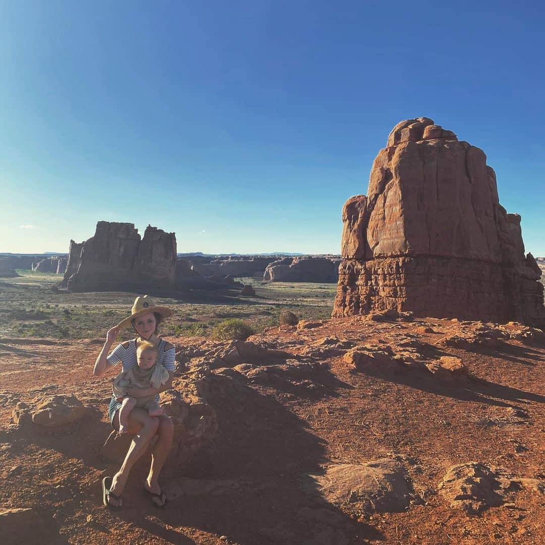 サーシャ・コーエンさんのインスタグラム写真 - (サーシャ・コーエンInstagram)「The magic of #Moab. #nationalparks #utah #wanderlust #archesnationalpark」7月10日 13時42分 - sashacohennyc