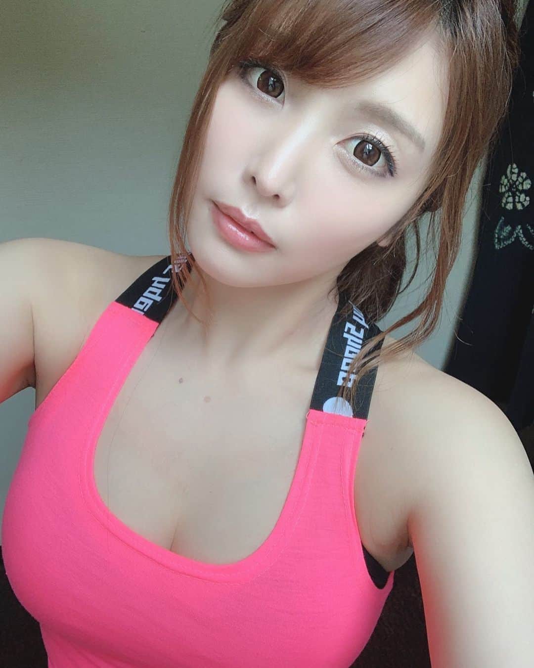 新村あかりのインスタグラム：「今日はロケ撮影😊」