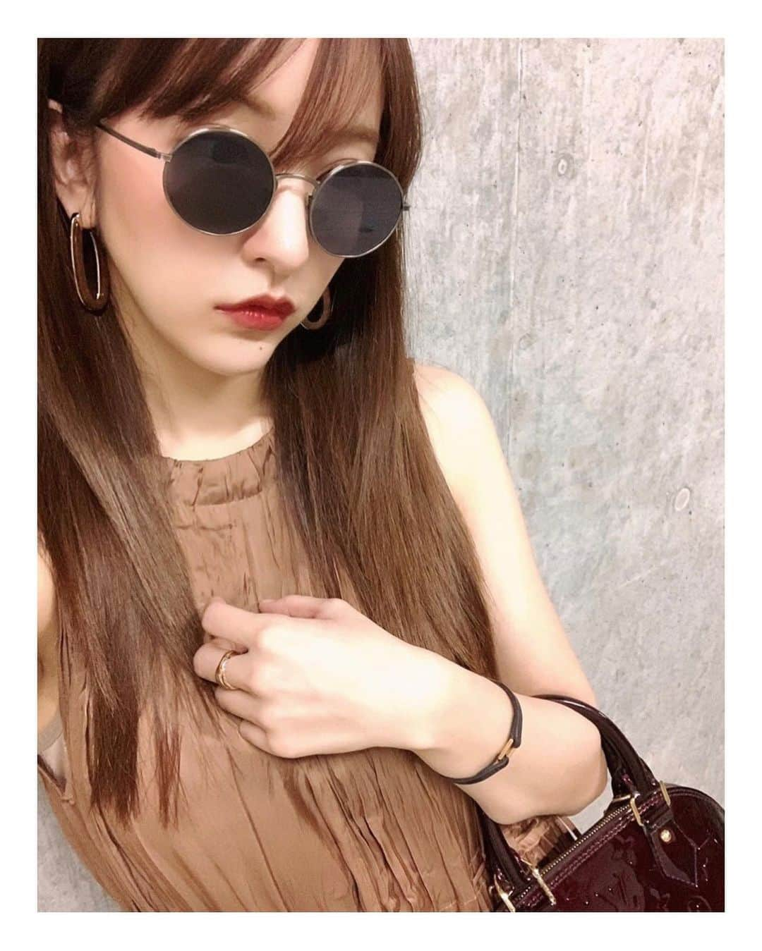 板野友美さんのインスタグラム写真 - (板野友美Instagram)「皆さま、お元気ですか？🍹  早く梅雨明けしてほしい、と日々思いつつ。笑  蒸し蒸ししてますが、 梅雨を乗り切りましょう☺️  今日も素敵な1日が訪れますように…🍀」7月10日 14時11分 - tomo.i_0703