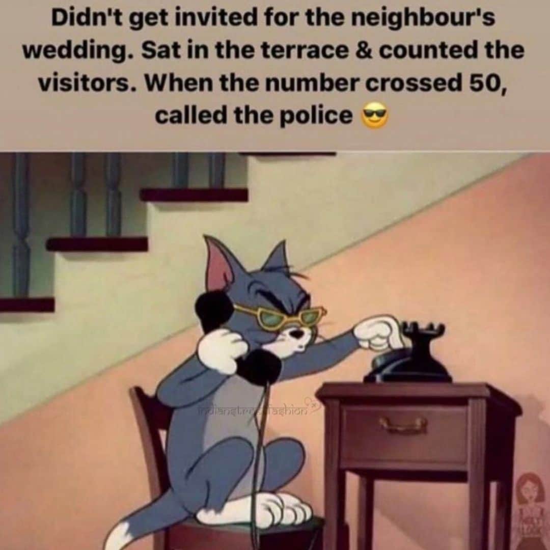 Indianstreetfashionさんのインスタグラム写真 - (IndianstreetfashionInstagram)「Callin’ the police is the new “khana itna bhi great nai tha” at weddings 😂 Just some light hearted humour 😋🤣 @indianstreetfashion #indianstreetfashion #weddingmemes #weddingmeme #indianwedding #lockdownwedding #covidwedding #covidweddingplanning」7月10日 14時25分 - indianstreetfashion