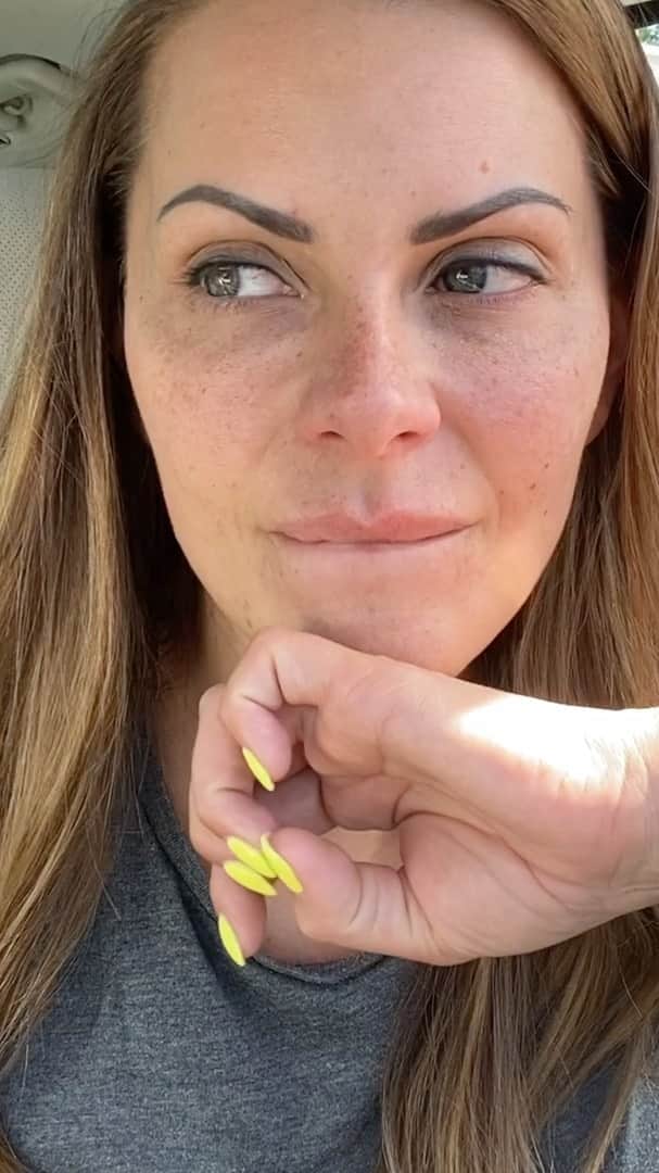 ミッチェル・マネーのインスタグラム：「I filmed this video a few weeks ago. I share it in hopes that it might give you permission to accept yourself on a deeper level. You can’t fix what you can’t accept. It feels like the world is forcing us to start looking deeper within and I’m here for it.  As painful as it can be, I am here.  For all of it. Owning the parts of myself that I am not proud of but loving those parts regardless is proving to be incredibly liberating. Even since filming this I continue to feel more and more self love and freedom. Do the work. It’s worth it. ❤️」