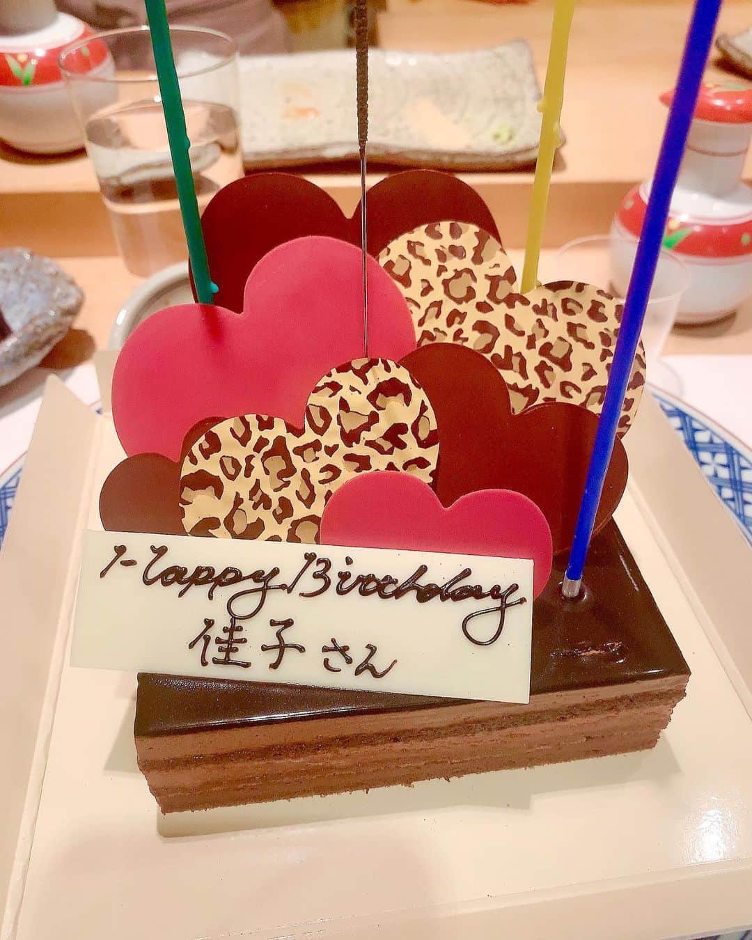 和泉佳子さんのインスタグラム写真 - (和泉佳子Instagram)「今夜は久々の寿司勇へ🎵 . なんだか懐かしさでいっぱいで、久しぶりに帰ってきたってかんじ😌✨ . そして、まさか、まさか、寿司勇でハートのケーキが登場するとは❣️ . 懐の深い兄貴、どこまでも優しいむーちゃん、そして、いつも美味しいお寿司を握ってくれる大ちゃん、今夜は本当に楽しいひとときをありがとうございました😊💕 . . . #和泉佳子　#金曜日の夜　#西麻布　#寿司勇　#ありがとうございました」7月11日 0時31分 - yoshiko_izumi