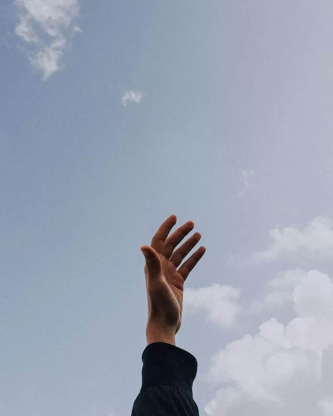 ケアレーベルのインスタグラム：「Jump high 'till you reach the sky⁣ ⁣ #carelabel #denimlovers #denimstory #denimaddiction」