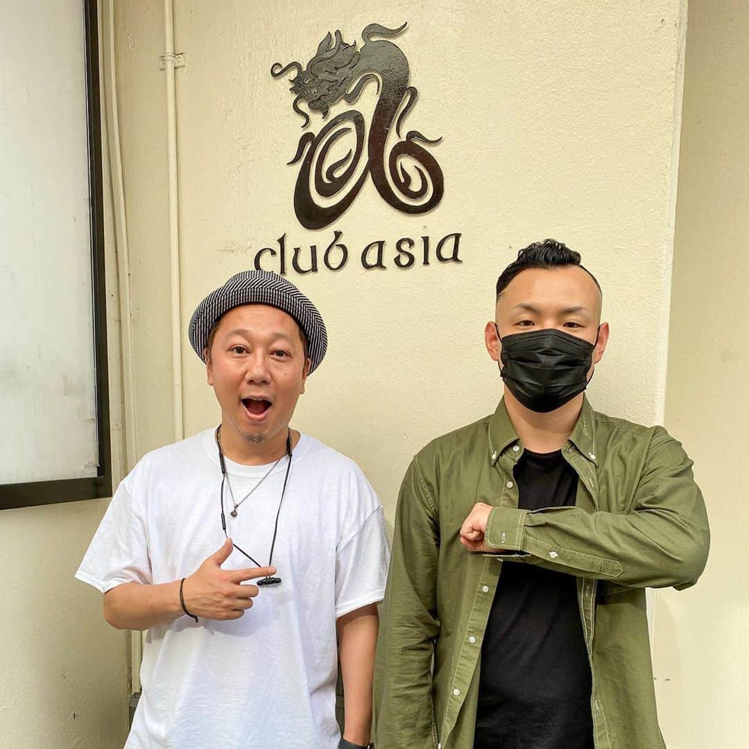 DJ ATSUのインスタグラム：「【本日 19:00- スタート‼︎】‬﻿ ‬﻿ GARAGE MUSIC JAPAN presents 輪入道 配信LIVE "覚悟決めたら vol.1"﻿ 出演者: 輪入道﻿ 配信日時: 2020年7月10日(金) 19:00-﻿ 購入URL: https://streaming.zaiko.io/_item/327852﻿ 販売期間: 07.10(金)19:00 - 07.13(月)20:00﻿ 価格: 1,000円（税込）﻿ ﻿ JAPANESE HIPHOPの雄、輪入道(わにゅうどう)が全国のヘッズに向けて送る配信LIVE。﻿ これは誰もが初めて味わう危機であるコロナ禍で大きく変動する昨今の情勢を受け、﻿ 壁にぶち当たりつつも一人のラッパーとして強く生き抜いていく事を提示する「覚悟表明」である。﻿ 渾身のワンマンLIVEを生でお届けします。乞うご期待下さい。﻿ ﻿ http://www.wnd-jp.com/」