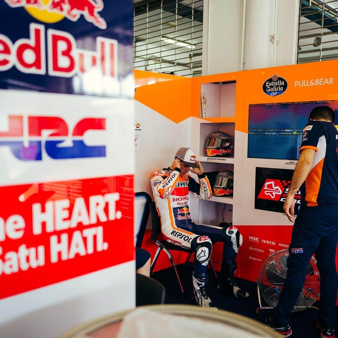 レプソル・ホンダさんのインスタグラム写真 - (レプソル・ホンダInstagram)「This time. One week. FP1, we’re ready.  ⠀⠀⠀⠀⠀⠀⠀⠀⠀ @pullandbear  ⠀⠀⠀⠀⠀⠀⠀⠀⠀ #MotoGP」7月10日 17時01分 - hrc_motogp