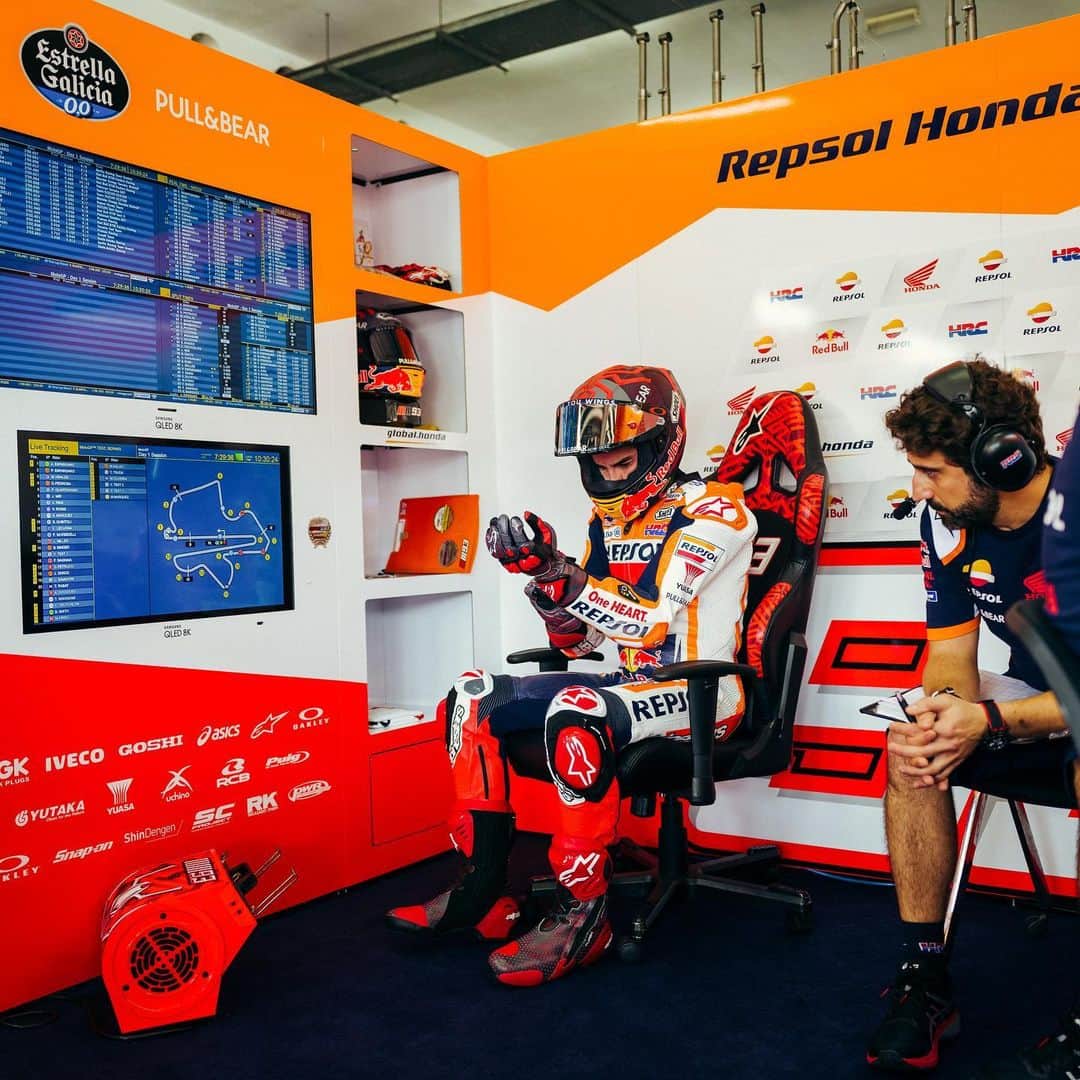 レプソル・ホンダのインスタグラム：「This time. One week. FP1, we’re ready.  ⠀⠀⠀⠀⠀⠀⠀⠀⠀ @pullandbear  ⠀⠀⠀⠀⠀⠀⠀⠀⠀ #MotoGP」