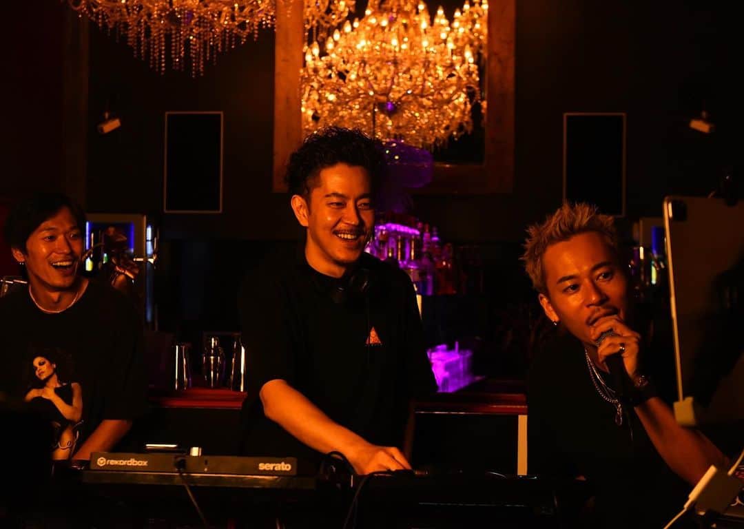 DJ HALのインスタグラム：「OnLineLiveEveryday🔋📱🎙」