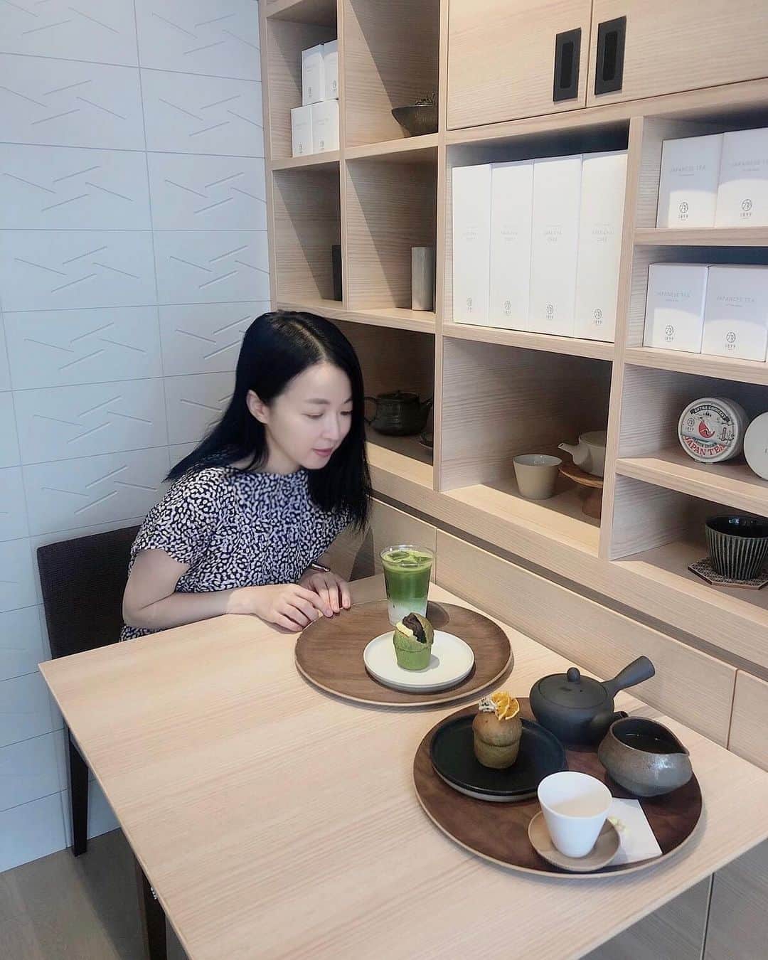 カン・ハンナのインスタグラム：「・﻿ ﻿ ﻿ 今まで色んなことを乗り越えてきたからこそ、大切な夢を全力で守りたい、そして大切な人との時間を大事にしたいと思うのです。﻿ ﻿ ﻿ 今日は幸せです。一つの大きな夢が現実に変わる瞬間を迎えました。やっと。やっと。嬉しい涙が溢れ出る瞬間を一緒に喜んでくれる大切な人々もそばにいました。﻿ ﻿ ﻿ 優しさの中に深みが広がる抹茶ラテと、ふわふわ食感のあんバター抹茶パンが今日という日にぴったりでした😌　﻿ ﻿ ﻿ 今日、２０２０年７月１０日は私にとって忘れられない記念日となります。頑張ります。誰にも負けないほどの愛を込めて。﻿ ﻿ ﻿ ﻿ ﻿ ﻿ ﻿ #2020年7月10日 ﻿ #私には一生忘れられない日﻿ #一つ一つ実現していく日々　﻿ #本当にありがとうございます﻿ #오늘은원없이나를칭찬해줄게요 ﻿ ﻿ ﻿ ﻿ ﻿」