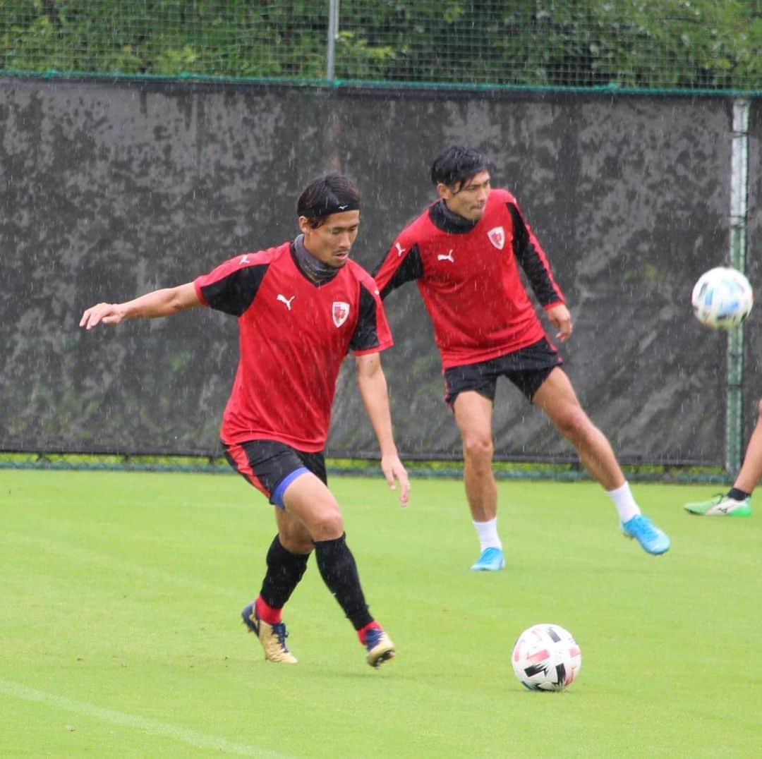 京都サンガF.C.さんのインスタグラム写真 - (京都サンガF.C.Instagram)「. 2020.07.10 . #今日のサンガタウン📸  ステキな表情をお届けします！ . #魅せようKYOTOの一体感 #sanga #京都サンガ #闘紫 #TEAM京都 #みんなでつくる新しいDAZN観戦」7月10日 17時32分 - kyotosanga_official