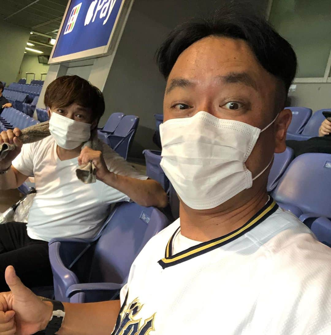 たむらけんじさんのインスタグラム写真 - (たむらけんじInstagram)「プロ野球を生で見れる日が遂にやってきた！！ 幸せやー！ 目の前でホームラン見たい！！ 今のオリックスなら必ず見せてくれる！  #たむけん #テンダラー白川 #コロナに負けるな」7月10日 17時42分 - tamuradojou