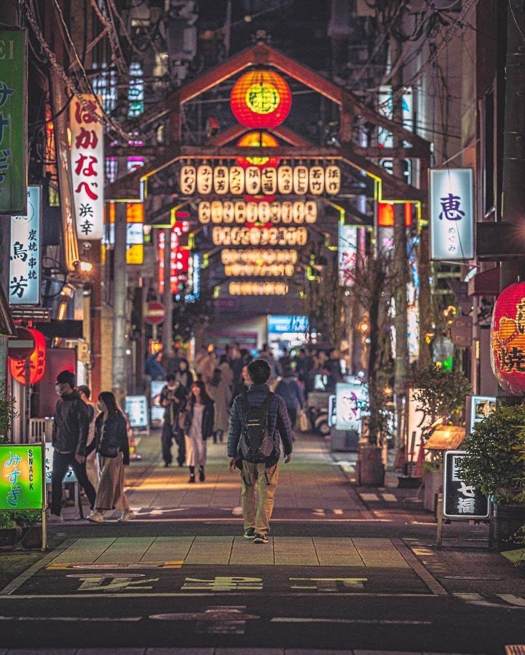 のインスタグラム：「The illuminated streets of Noge always lend us their positive energy.﻿ Photo: @hamashow_1023﻿ #myyokohama ﻿ ﻿ #yokohama #darlingescapes #beautifuldestinations #artofvisuals #somewheremagazine #discoverglobe #travelawesome #passionpassport #lovejapan #explorejapan #japanlife #japanfocus #japan_vacations #japanrevealed #よこはま #ヨコハマ #横浜」