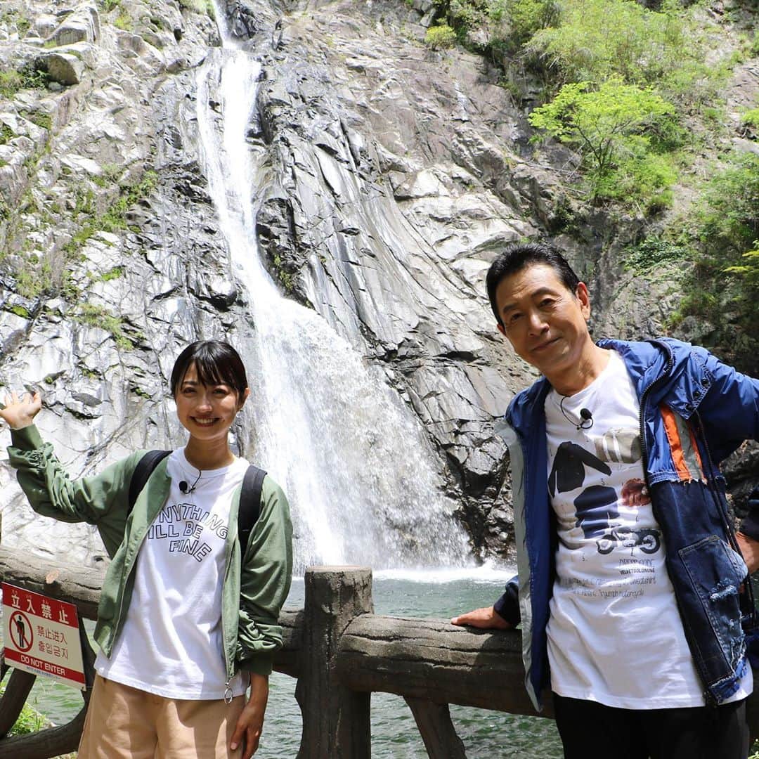 テレビ大阪「おとな旅あるき旅」さんのインスタグラム写真 - (テレビ大阪「おとな旅あるき旅」Instagram)「明日のおとな旅あるき旅は、神戸 布引ハイキングです！  街ナカからすぐのところに、こんな緑豊かなハイキング道が！涼しげな滝も見ながら、楽しく快適な山登り。道中の歴史ある茶屋での休息や、絶景の布引ハーブ園など、見どころ満載！ そして何よりのご馳走、神戸ビーフのステーキを隠れ家的な肉割烹で！お楽しみに！  明日 7/11(土)18:30〜  #おとな旅あるき旅#テレビ大阪#三田村邦彦#小塚舞子#神戸#布引#ハイキング#布引の滝#登山#布引ハーブ園#ロープウェイ#神戸ビーフ」7月10日 18時03分 - tvo.otonatabi