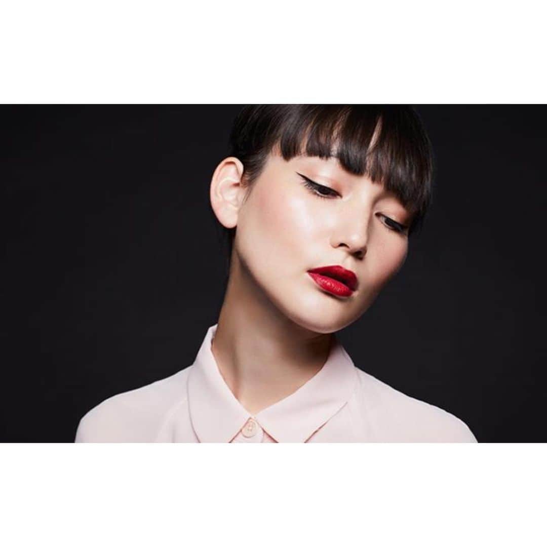 夢子のインスタグラム：「. Thank you @lorealparis 💄 https://www.lorealparis.ca/en/beautyblog/tutorials/make-up/office-to-cocktails-nail-the-perfect-statement-lip-in-one-step/ カナダ滞在中何度か撮影に参加させていただきました。 なんだか半年もいたのが信じられないなー、色んな出会いがあったし、そのどれもが財産になりました💋 . #loreal #lorealparis #lorealpariscanada #beautyshoot #plutinomodels #torontomodels #redlips #gunnsmodel #ロレアルパリ #ビューティー撮影 #ガンズモデル #艶肌 #艶肌メイク #赤リップ  #멋스타그램  #뷰스타그램  #메이크업 . @plutinomodels」