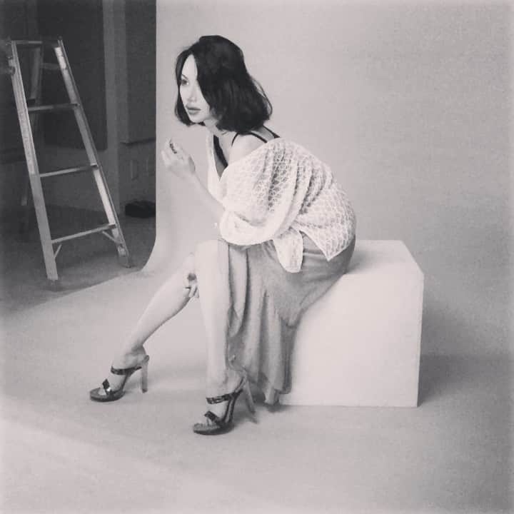 のインスタグラム：「髪切ってから初めて撮影した！もっと切りたくなった😊 #today」