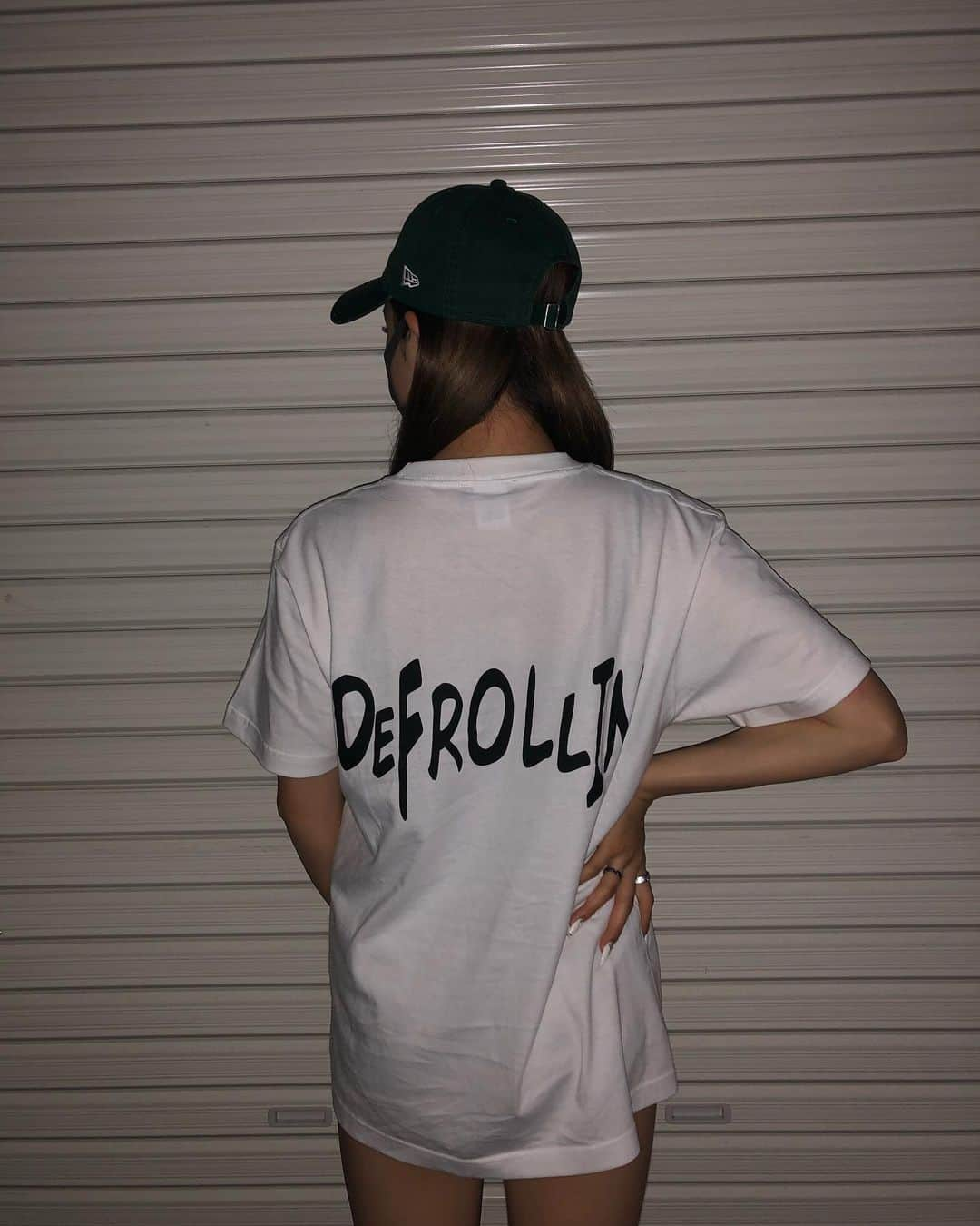 原田美優さんのインスタグラム写真 - (原田美優Instagram)「. .  この前のした @_defrollin_ のTシャツ ‪‪❤︎‬ バックスタイルもめちゃくちゃ可愛い 🥺‪‪❤︎‬‪‪❤︎‬  白Tに黒のロゴってシンプルで可愛いよね 🤍🖤  . .  #instagood #defrollin #tshirt」7月10日 19時04分 - harada.myu