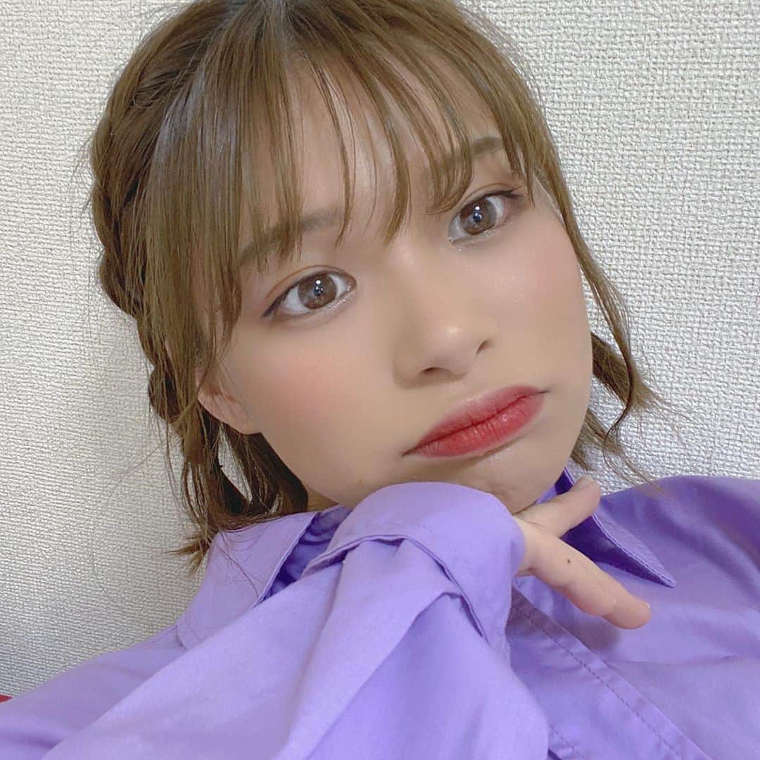 のインスタグラム：「この前の撮影した時のメイクとヘアー . 髪の毛が前も後ろも色々伸びてきて またいい感ズィ！ . 今日の動画upしたよぉ〜〜 . #メイク」