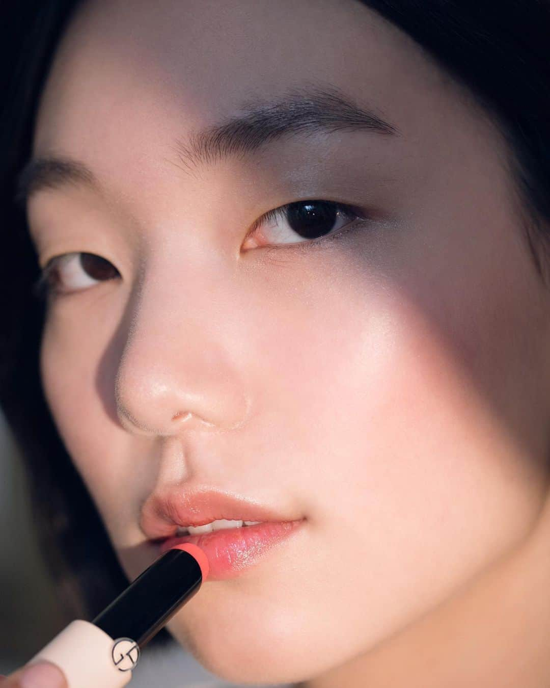 イ・ホジョンさんのインスタグラム写真 - (イ・ホジョンInstagram)「#광고 #ArmaniNeoNude: the perfect true-to-skin makeup collection that simply highlights you. - Fusion Powder shade 2 A-Blush shade 50 A-Contour shade 20 A-Highlight shade 10 Ecstasy Balm shade 2 - @ArmaniBeauty #ArmaniNeoNude #ArmaniBeauty」7月10日 19時10分 - holly608