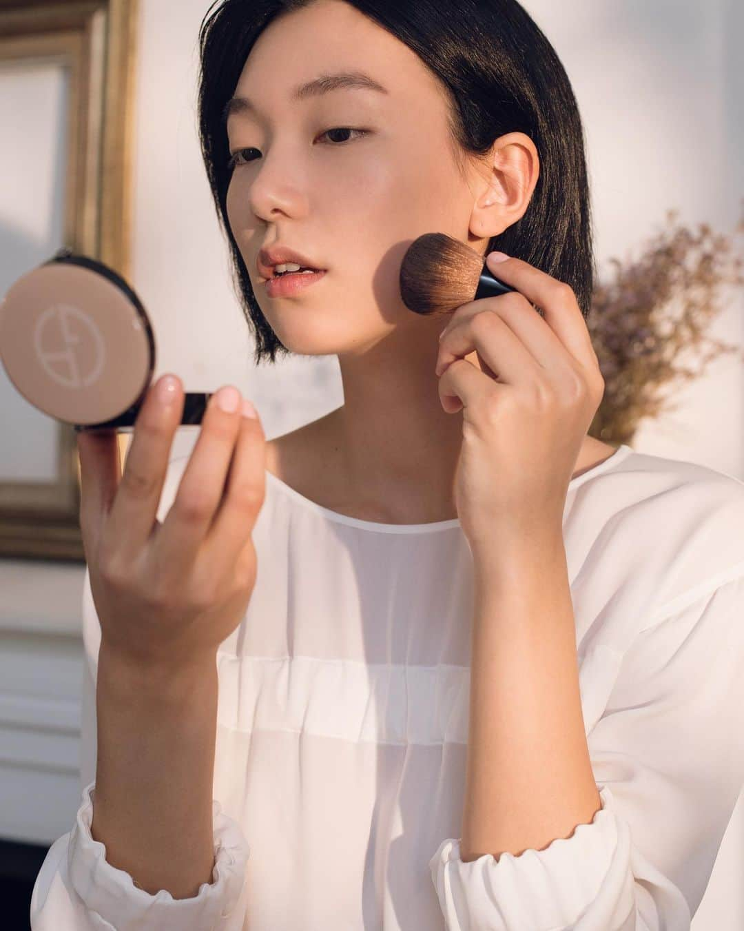 イ・ホジョンさんのインスタグラム写真 - (イ・ホジョンInstagram)「#광고 #ArmaniNeoNude: the perfect true-to-skin makeup collection that simply highlights you. - Fusion Powder shade 2 A-Blush shade 50 A-Contour shade 20 A-Highlight shade 10 Ecstasy Balm shade 2 - @ArmaniBeauty #ArmaniNeoNude #ArmaniBeauty」7月10日 19時10分 - holly608