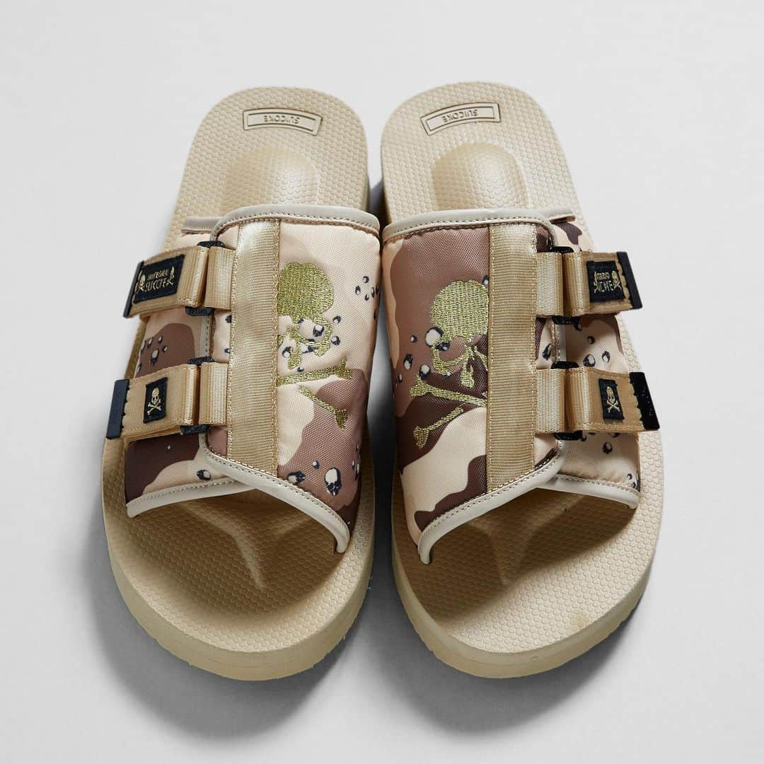 HYPEBEASTさんのインスタグラム写真 - (HYPEBEASTInstagram)「@hypebeastkicks: @mastermindjapan_official and @suicoke_official are back with their eighth collaborative offering. Centered around the KAW sandal, the camouflage set features the label’s signature skull motif in a metallic gold-tone embroidered on top of the foot strap, while mastermind JAPAN’s skull and collaborative branding appear on black patches that contrast against the muted camouflage hues found on the sandals’ upper. Both “Olive” and “Beige” options will release on July 10 at mastermind JAPAN’s website in limited quantities.⁠⠀ Photo: mastermind JAPAN」7月10日 19時14分 - hypebeast