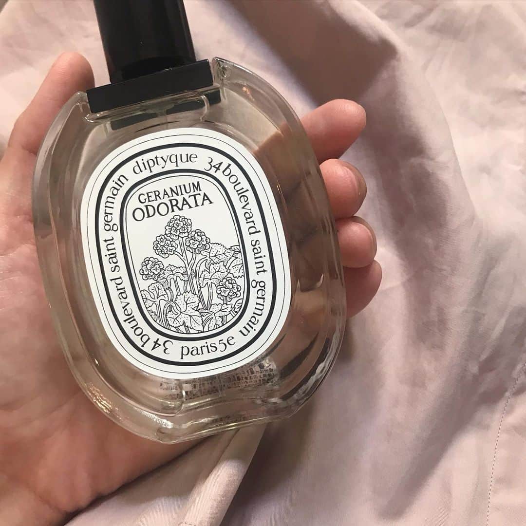 名和風歌さんのインスタグラム写真 - (名和風歌Instagram)「最近のお気に入り香水 ㅤㅤㅤㅤㅤㅤㅤㅤㅤㅤㅤㅤㅤ #diptyque #odorata #geraniumodorata」7月10日 19時28分 - fuuka_nw