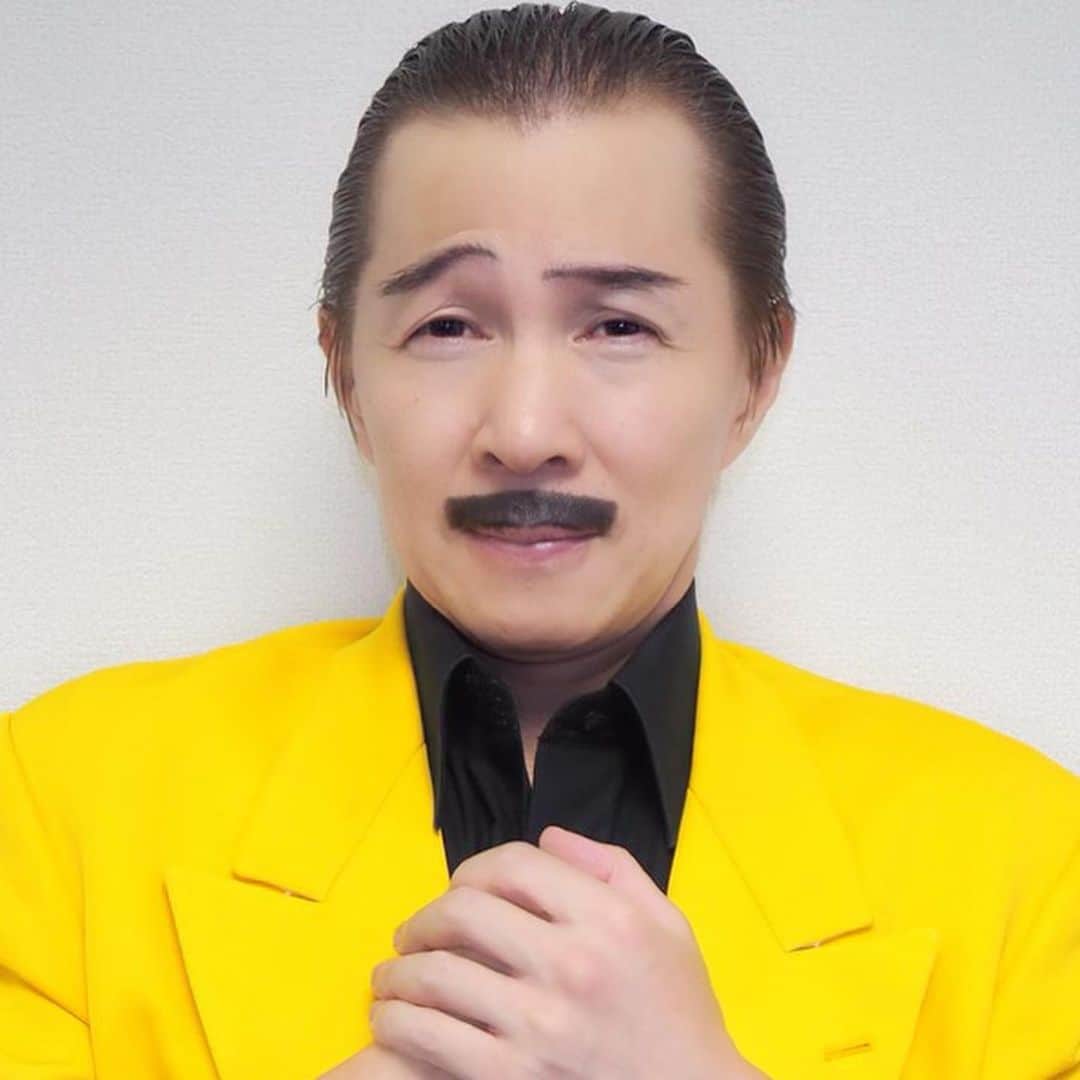 アキ（荒木良明）のインスタグラム：「‪8月福岡の新しい舞台に立たせてもらえることになりました‼︎こんな時だけど、大阪メンバーと福岡メンバーと地元パフォーマーと力を合わせて、め一杯の笑顔見せてもらえるように吉本新喜劇をお届けします💪✨✨ 本気です‼︎いつも本気やけど更に積んできたエネルギー全部込めます‼︎みんなの笑顔が見たい‼︎‬  #ezo  #EZOFUKUOKA #よしもと福岡大和証券CONNECT劇場  #熱男 #吉本新喜劇 #福岡 #そういう時期でしょ  #浅香あき恵  #高井俊彦  #五十嵐サキ  #松浦真也  #鮫島幸恵 #もりすけ  （敬称略） #福岡新喜劇  #新喜劇アキ」
