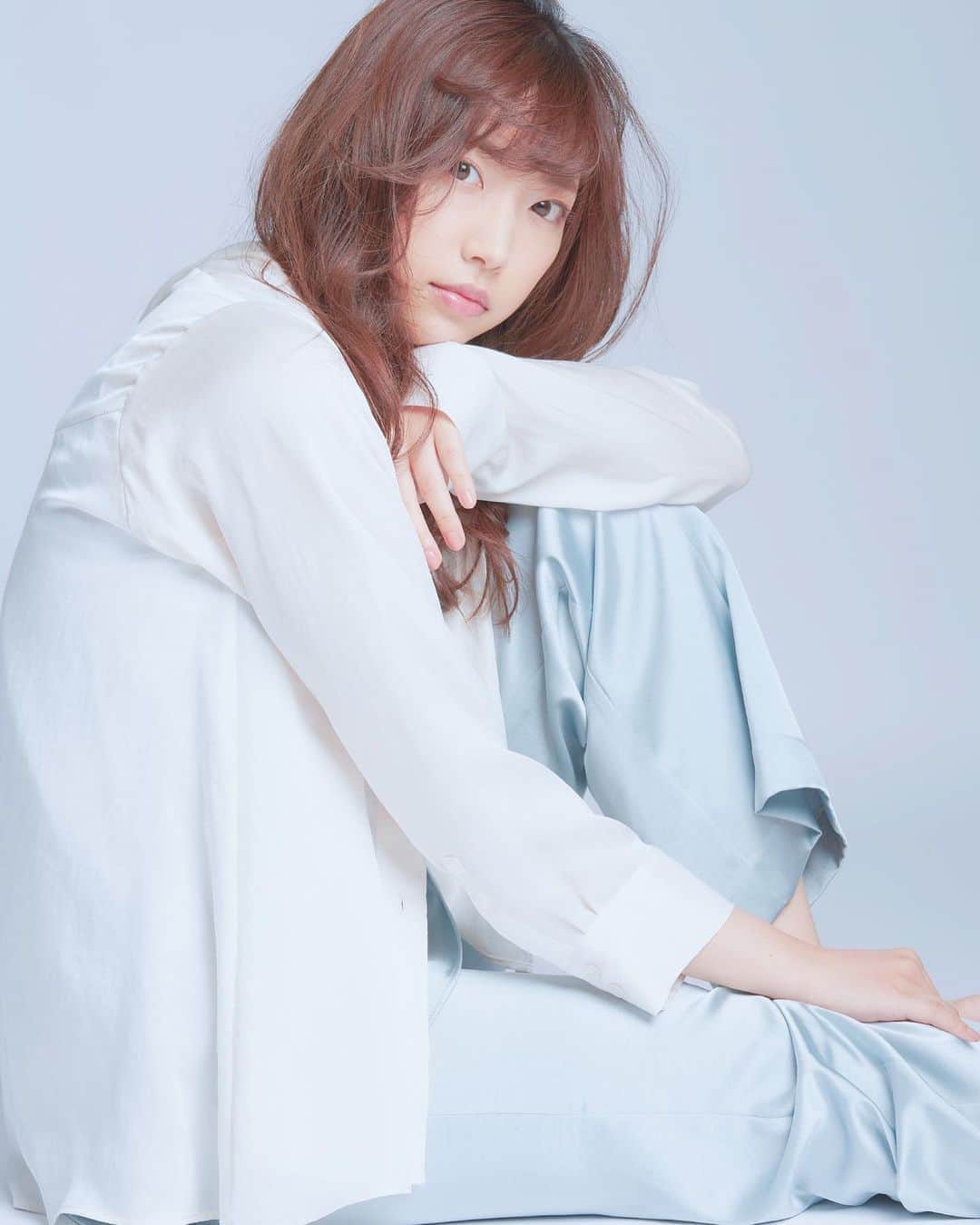 渥美友里恵のインスタグラム：「☀️🥣﻿ 🐬 ﻿ #shooting  #渥美友里恵」