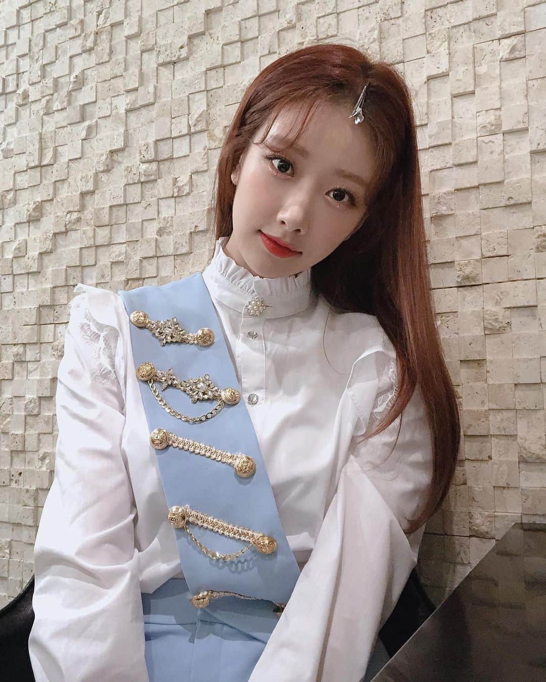 DIAのインスタグラム：「⠀ [ #유니스 ] ⠀ 오늘 날씨가 너-무 깨끗하다 해지기 전에 하늘 한번 보기☀ ⠀ #다이아 #DIA #EUNICE #Flower_4_Seasons #감싸줄게요 #Hug_U」