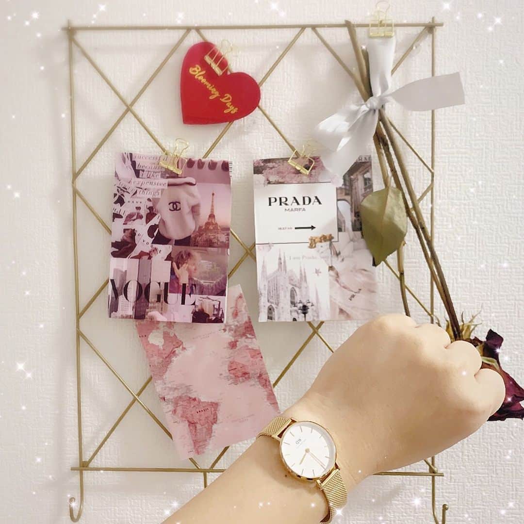 りなてぃんさんのインスタグラム写真 - (りなてぃんInstagram)「𓂃 𓈒𓏸 ㅤㅤ 今日の動画で紹介した 最近お気に入りで使ってる #dw の腕時計⌚️੯‧̀͡u\🐾！！ ㅤㅤ 私の大好きなゴールド！！ ㅤㅤ シンプルだからいろんなコーデに 合わせられるよ(´っ• ·̫ •ｃ`)💓 ㅤㅤ  𓂃 𓈒𓏸  ㅤㅤ ちなみに今日のYouTubeの動画は  プチプラアイテムだけで １週間コーデ💭❤︎ ㅤㅤ (@rinateen_max ) ㅤㅤ ⇧プロフィールから飛んでチェックしてね✈️！ ㅤㅤ ㅤㅤ ㅤㅤ 𓂃 𓈒𓏸 ㅤㅤㅤㅤ ㅤㅤㅤㅤ  ⋆˙˳𓂃𓂃𓂃𓂃𓂃𓂃𓂃˙˳⋆  15％OFFクーポンコード 『rinateen』　（全品使用可能）  7月23日までのキャンペーン！！  ⚓️腕時計一本と任意一点アクセサリー/ ストラップの購入で20%OFF（最新作も対象）  ⚓️15%OFFクーポンコードも併用可能！ （併用する場合、最大32%OFF）  ⋆˙˳𓂃𓂃𓂃𓊝𓂃𓂃𓂃˙˳⋆  ㅤㅤ ㅤㅤ  ㅤㅤ  #アクセサリー #アクセサリー収納 #無印良品  #100均　#りなてぃん　#danielwellington  #ダニウェルウェリントン #DW #f4f」7月10日 20時41分 - rinateen_max