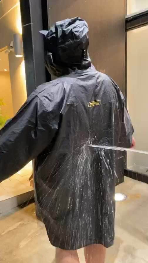 UNBY GENERAL GOODS STOREのインスタグラム：「サムネイル画像がやばすぎる！レイングッズ、充実しています☔️😎丸めのMC teteやんが体当たりすぎるレイングッズレポートをいたします！ピャーッ！💦」