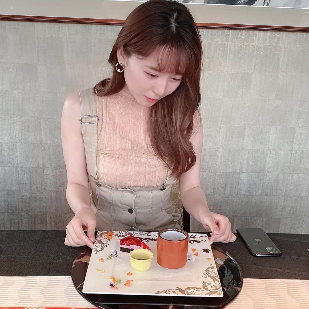 堀尾実咲のインスタグラム：「ありがたい🐰🎂💕」