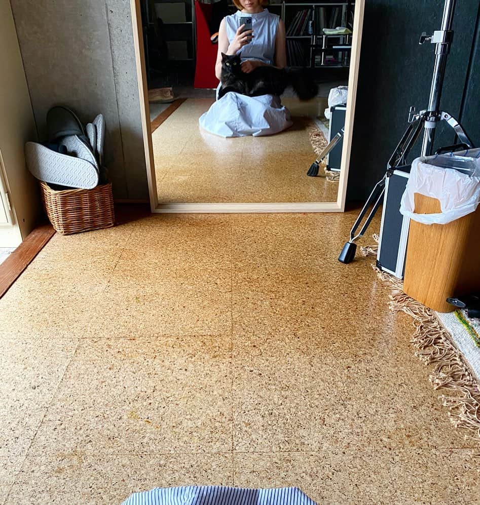 沙田瑞紀さんのインスタグラム写真 - (沙田瑞紀Instagram)「ひざねこらいふ 🐈🐒」7月10日 21時06分 - mizuki_masuda