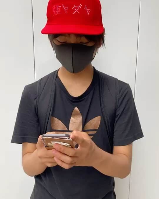 南出凌嘉のインスタグラム：「今日は次のお仕事の顔合わせに行ってきましたー！！！👍楽しみ😁 母のイカした友達がGETしてくれたキャップが最高すぎる。 僕の気持ちを代弁してくれるキャップ… 勉強は…帰ったらきっと…きっと…多分…絶対…やります…うぅ(´°̥̥̥̥̥̥̥̥ω°̥̥̥̥̥̥̥̥｀)®️ #便利な使い方紹介 #LEDキャップ #しゃべらず意思疎通可能 #ソーシャルディスタンス #リョーカ　#南出凌嘉」