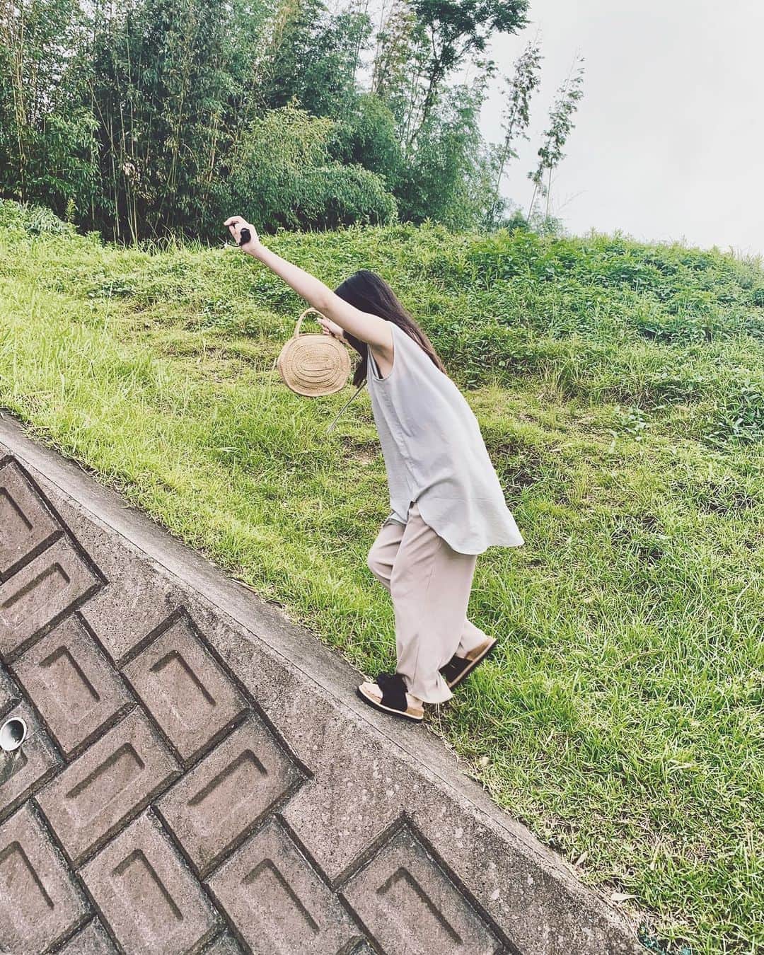 伊藤千由李さんのインスタグラム写真 - (伊藤千由李Instagram)「今日の帰り道〜📷🐢🌿」7月10日 21時18分 - chiyuri_ito_official
