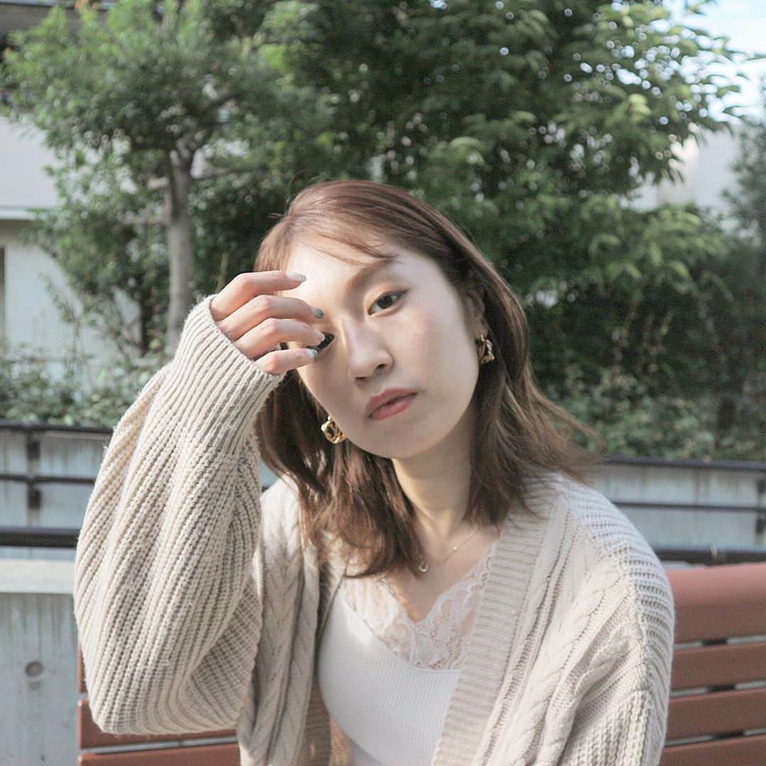 のインスタグラム：「. 宣言通り 髪おろしてるver.📷 . 前髪があるような 前髪がないような ウルフヘアのように見えて ウルフヘアじゃない そんな絶妙ヘアカット💇‍♀️ 今どきを詰め込んだの。 . 牧さん →→→ @reihi1018 ←←← 君は天才だ。 . . . . #シースルーバンク #シースルー前髪 #韓国ヘア  #ヘアカラー  #ヘアスタイル  #ウルフヘア #ウルフカット  #ヘアカット #ベージュカラー #美容室 #原宿 #beautifulharajuku  #原宿美容室」