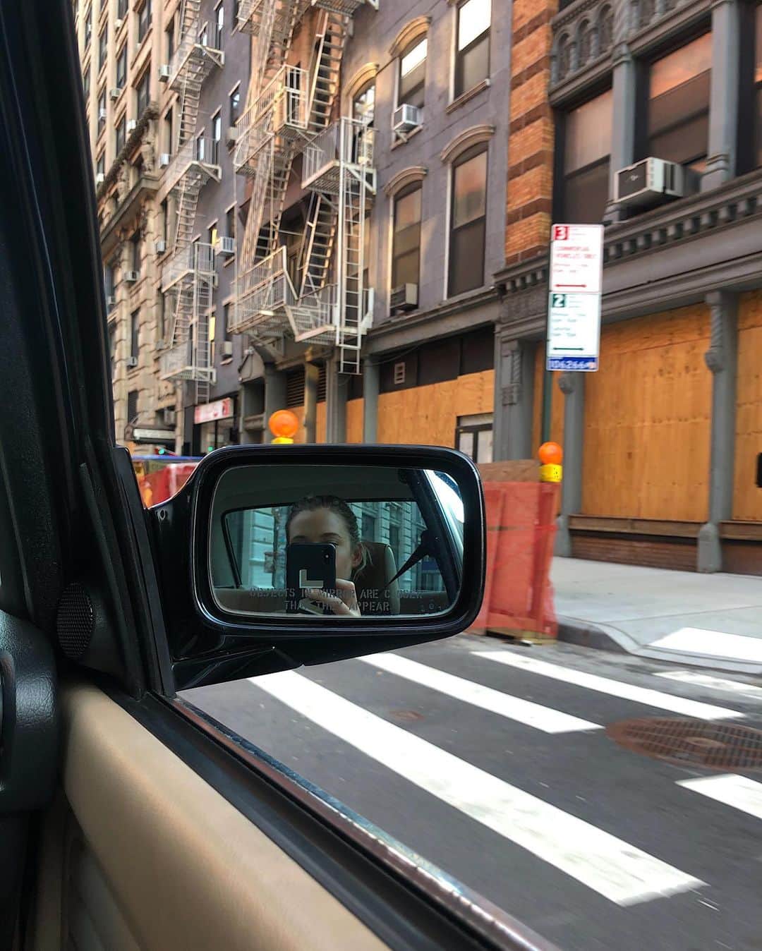 Victoria Leeのインスタグラム：「🖖🏼 NYC boarded up」