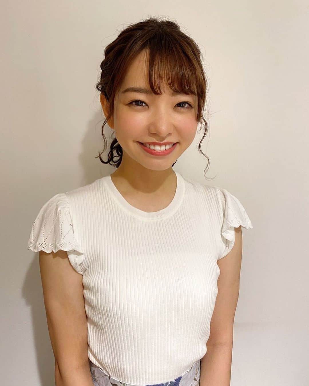檜山沙耶　アイコラ 濱村春香さんのインスタグラム写真 - (濱村春香Instagram)「.﻿ 今日は新しいお仕事でした！﻿ ﻿ またお知らせしますね ☺︎﻿ ﻿  #ヘアアレンジ #ヘアセット #ローポニーテール #巻き髪アレンジ #ホリプロ #horipro #アナウンサー #フリーアナウンサー  #キャスター」7月10日 ...
