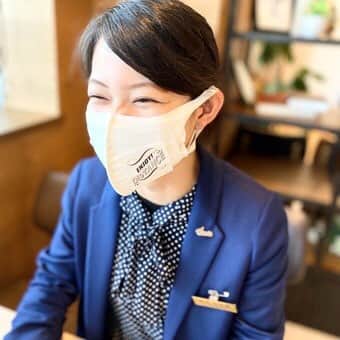 ラグナヴェールATELIER 公式さんのインスタグラム写真 - (ラグナヴェールATELIER 公式Instagram)「. 〜ENJOY DISTANCE〜　 . #ENJOYDISTANCEWEDDING . ラグナヴェール アトリエでは オリジナルマスクを着用してご案内しております☺︎ . . 今だからこその光景を何年経っても良い思い出に… .  #マスクを着けても笑顔が届きますように #マスクの下は笑顔です #マスクメッセージ #enjoywedding #オリジナルロゴ #ソーシャルディスタンス #笑顔  #ラグナヴェールアトリエ  #結婚式 #2021春婚 #2021wedding #貸切wedding #結婚式準備 #marry花嫁 #大人婚  #結婚式レポ  #卒花嫁レポ  #プレ花嫁 #卒花嫁  #ブライダルフェア #ウェディング #ウェディングドレス #ウェディングブーケ #ウェディングフォト #ウェディングニュース #挙式レポ #ウェディングレポ #プリマカーラ #表参道wedding」7月10日 21時28分 - lagunaveil_atelier