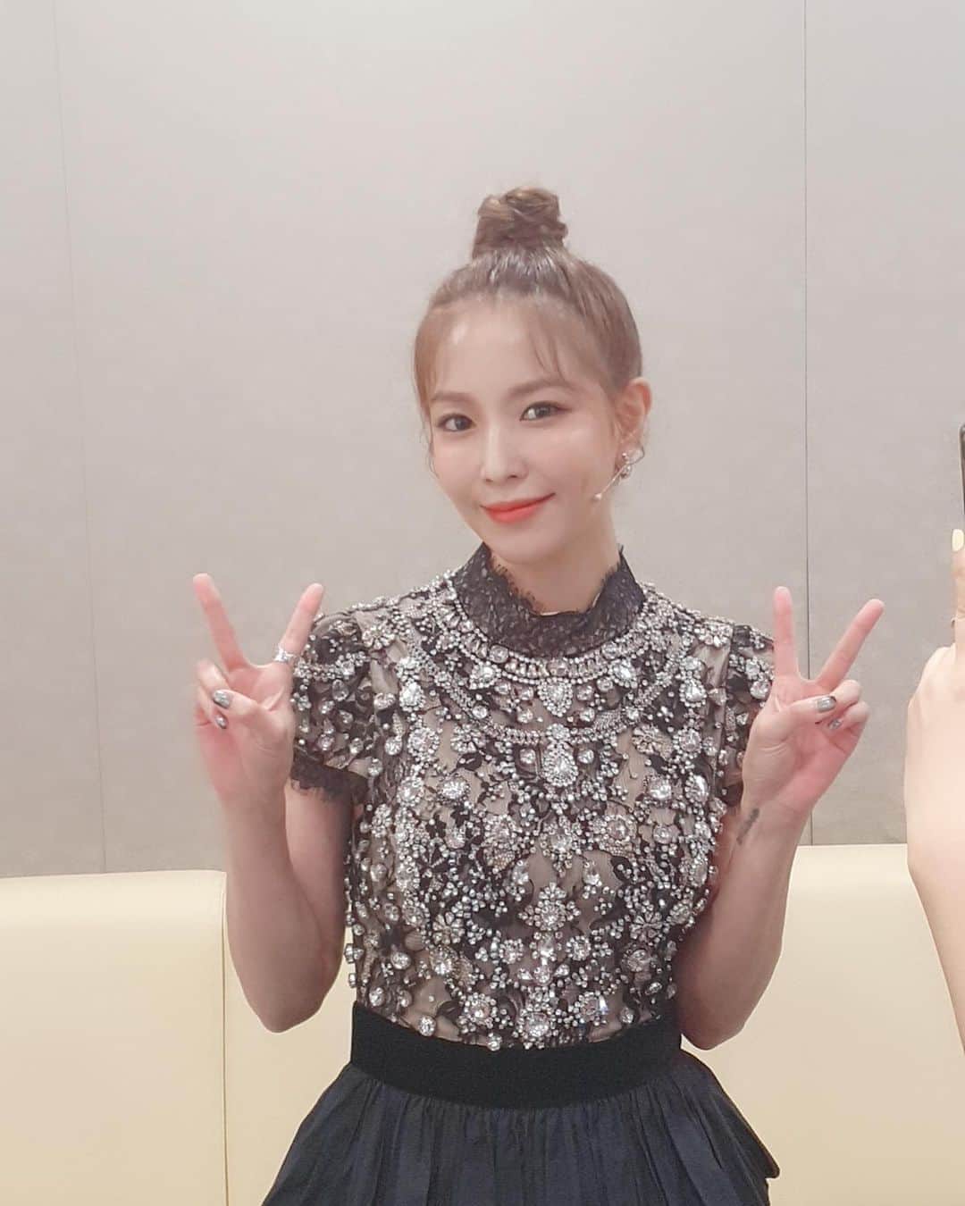 BoAのインスタグラム：「보이스코리아2020 끝! 시청해주시고 응원 해주셔서 감사합니다! #우승 👍 축하한다 참가번호 4번 김지현! 이젠 골든으로 응원할게요~~🙋‍♀️」